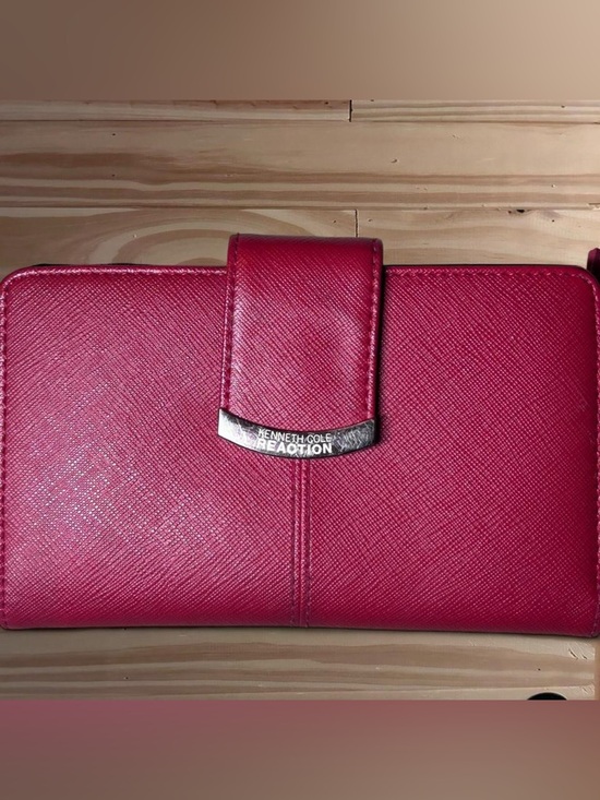 Accessories - Kenneth Cole Reaction Women Wallet Red 6"x4"  Zipper